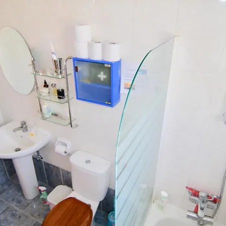Faros Gardens B101 Apartamento