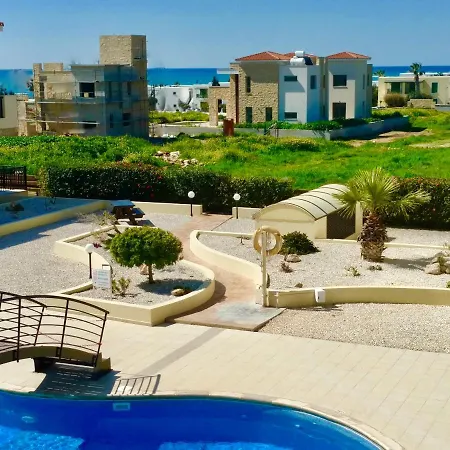 Faros Gardens B101 Apartamento
