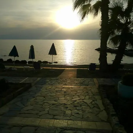 Faros Gardens B101